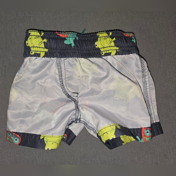 Carter's: Size: 3 to 6 months Swim trunks w/drawstring & Long sleeve Rash Guard - Picture 2 of 11
